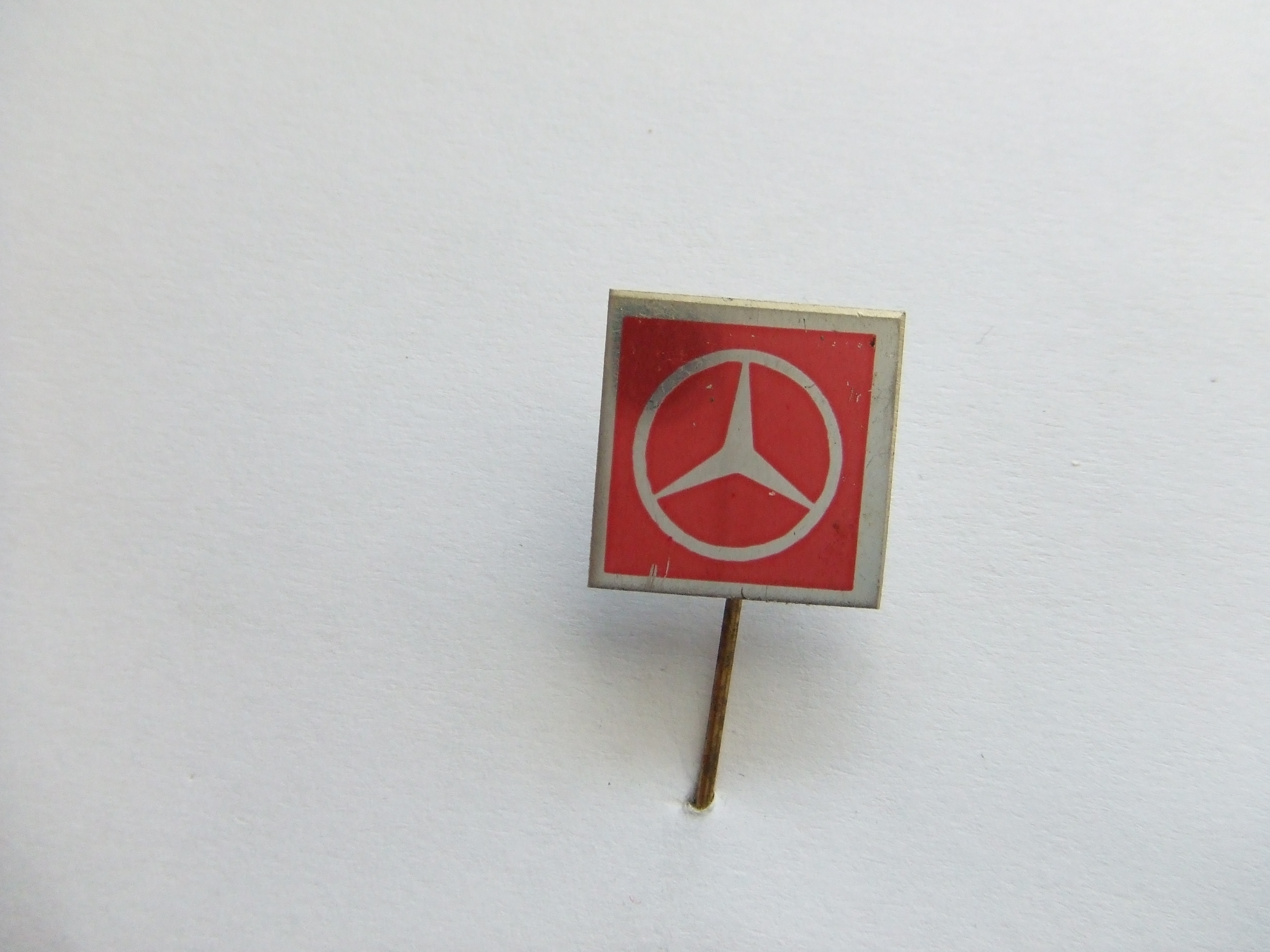 Mercedes logo rood
